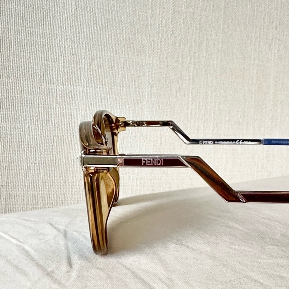 Fendi Zig-Zag Side Round Acetate Sunglasses main image 5